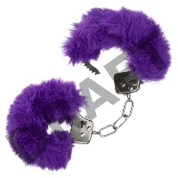 Металлические наручники с искусственным мехом ULTRA FLUFFY FURRY CUFFS-PURPL